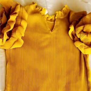 Beautiful yellow top!